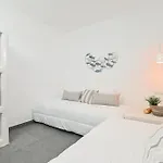 White Cocoon Exclusive Villa *