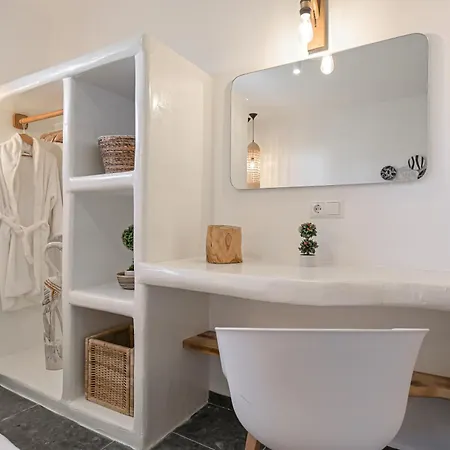 White Cocoon Exclusive * Agia Anna (Naxos)