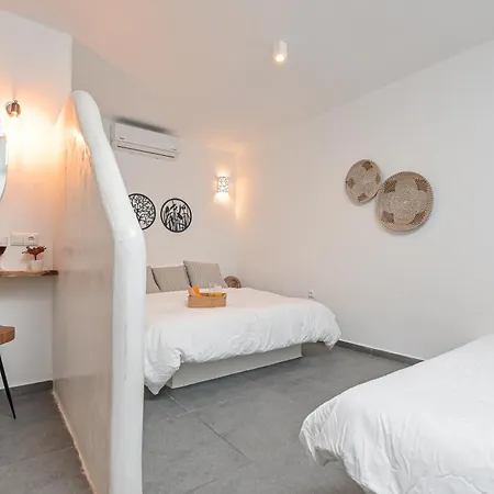 White Cocoon Exclusive * Agia Anna (Naxos)