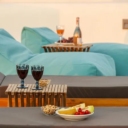 White Cocoon Exclusive Willa